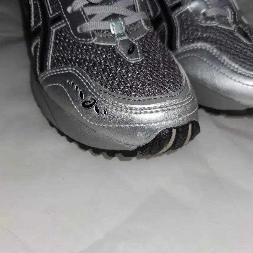 [BUNJANG] Asics x Freja Wewer Gel-1090 V2 Sneakers / 아식스 x 프레자 위워 젤 1090 V2 클레이 그레이 퓨어 실버
