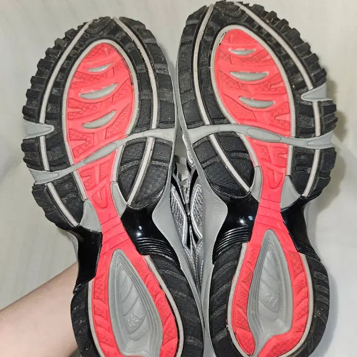 [BUNJANG] Asics x Freja Wewer Gel-1090 V2 Sneakers / 아식스 x 프레자 위워 젤 1090 V2 클레이 그레이 퓨어 실버