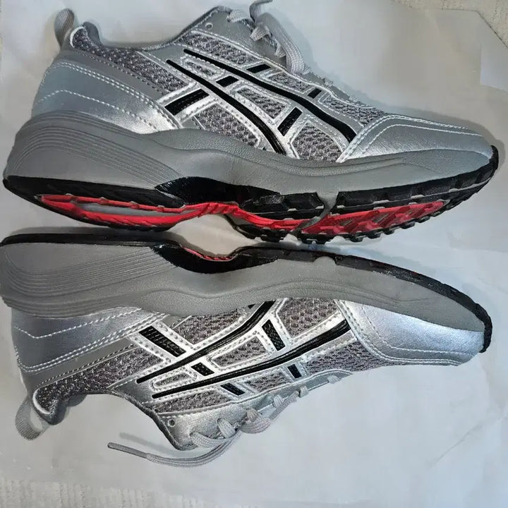 [BUNJANG] Asics x Freja Wewer Gel-1090 V2 Sneakers / 아식스 x 프레자 위워 젤 1090 V2 클레이 그레이 퓨어 실버