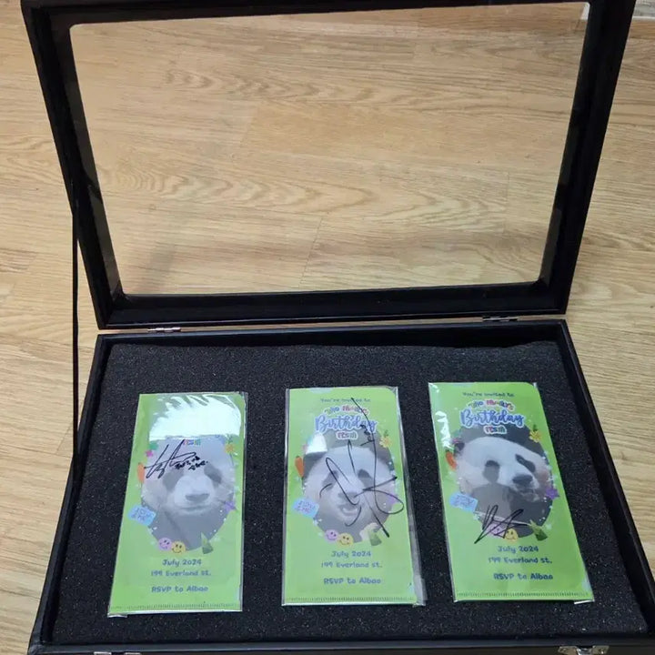 [SOLD OUT] 바오가족 생일초대장  일괄(판다월드 3인 사인)