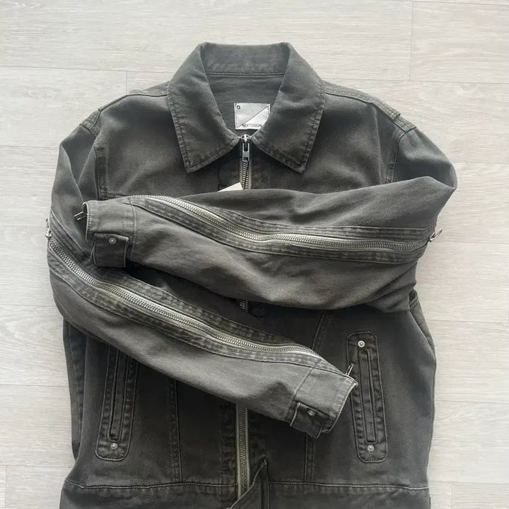 [BUNJANG] NEXZ Zipper Trucker Jacket Khaki / [1] 넥스트도어립스 트러커 자켓 새상품
