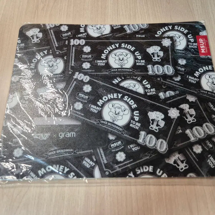 [BUNJANG] LG Gram Mousepad &amp; Sticker Goods Set / LG그램 마우스패드 &amp; 스티커 굿즈