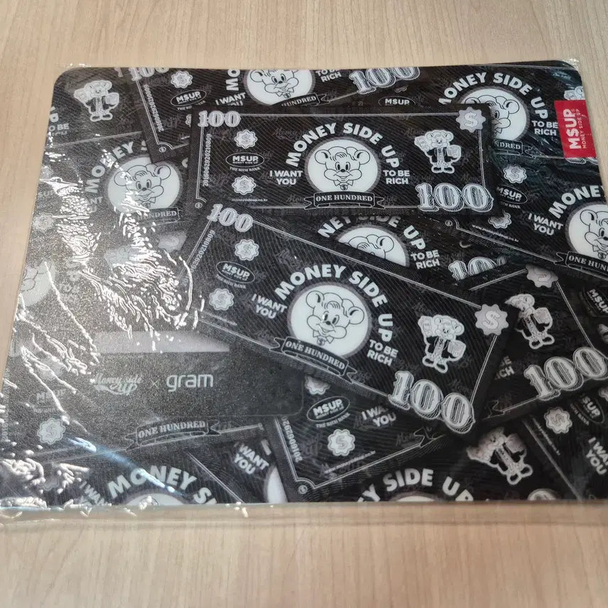 [BUNJANG] LG Gram Mousepad &amp; Sticker Goods Set / LG그램 마우스패드 &amp; 스티커 굿즈