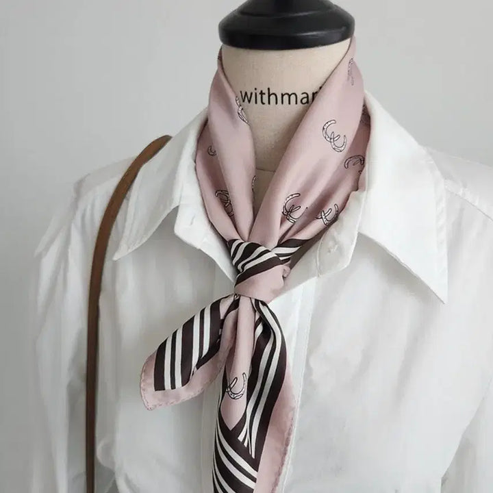 [BUNJANG] Pink Horseshoe Pattern Scarf / 핑크 말발굽 패턴 스카프(새상품)
