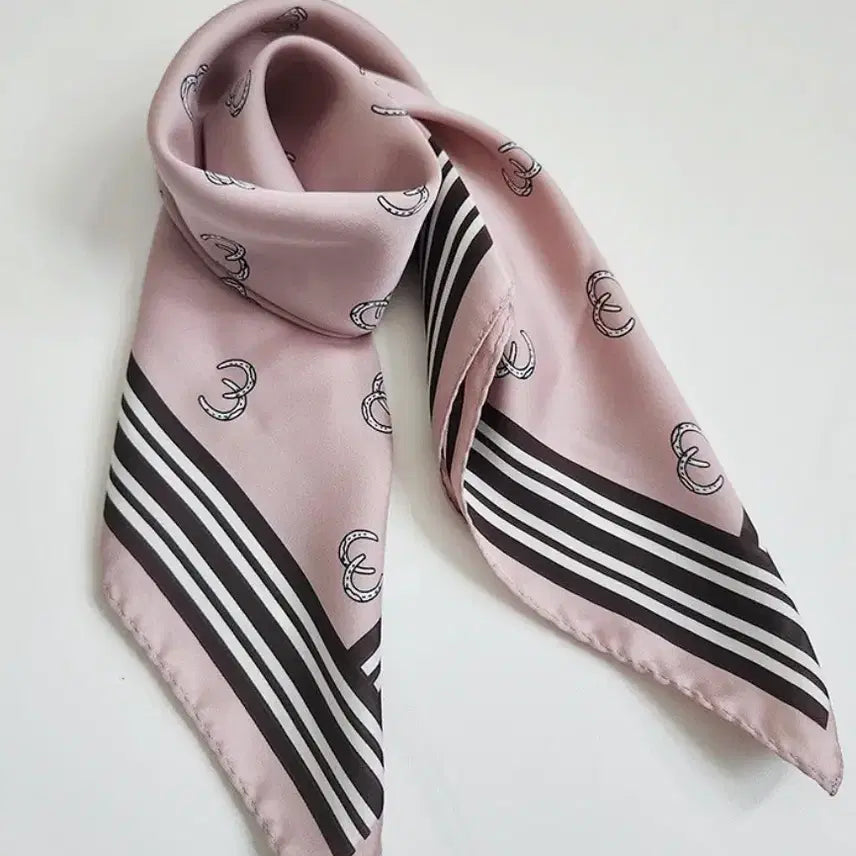[BUNJANG] Pink Horseshoe Pattern Scarf / 핑크 말발굽 패턴 스카프(새상품)