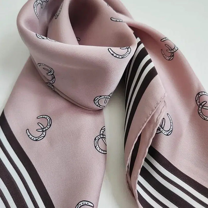 [BUNJANG] Pink Horseshoe Pattern Scarf / 핑크 말발굽 패턴 스카프(새상품)