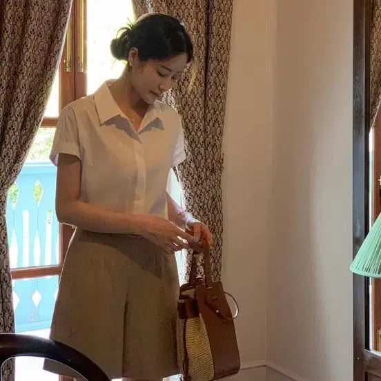 [BUNJANG] Jisudam Short Sleeve Shirt / 지수다움 반팔 와이셔츠
