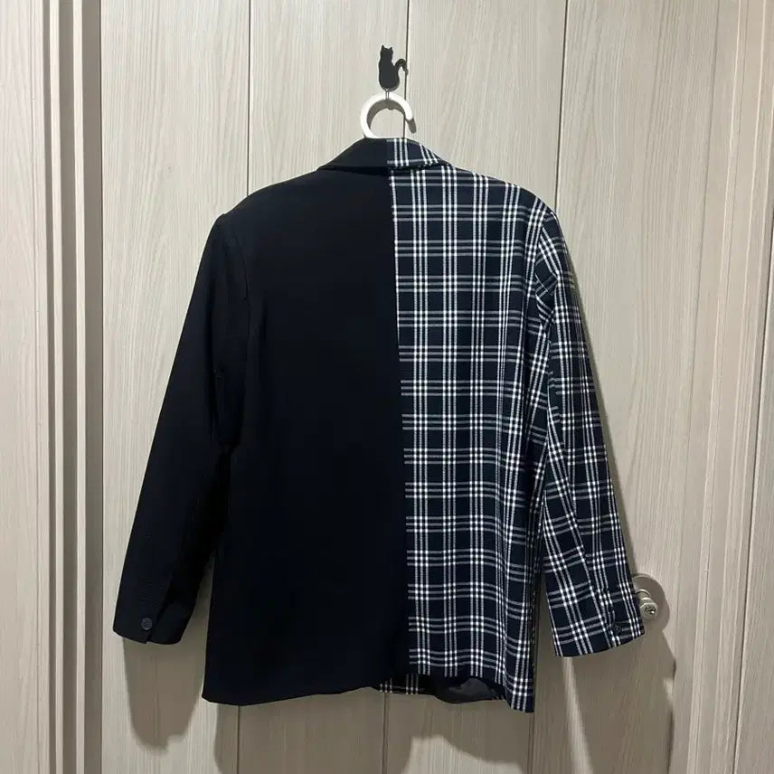 [SOLD OUT] 레터프롬문 언발란스 자켓