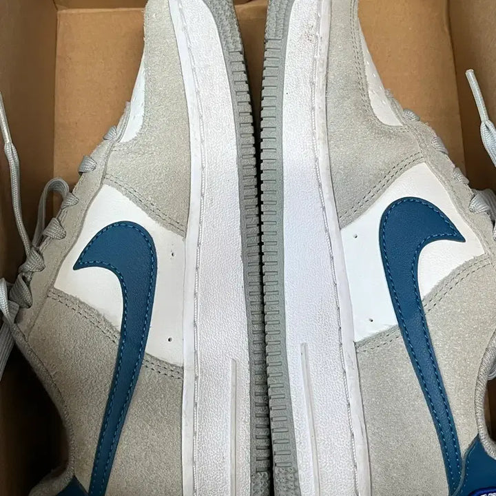 [BUNJANG] Nike Air Force 1 LV8 GS - Gray Marina Sneakers / 나이키 에어포스 1 LV8 GS - 그레이 마리나