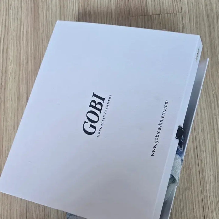 [BUNJANG] Gobi Cashmere Scarf &amp; Beanie Set / 고비 캐시미어 머플러 &amp; 비니 선물 포장