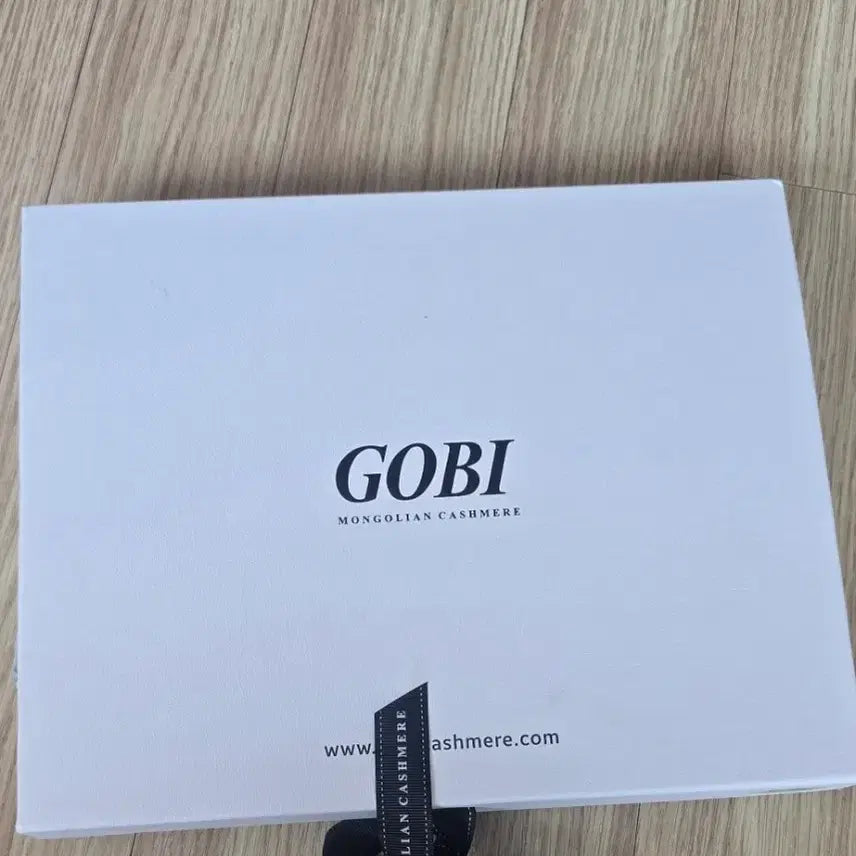 [BUNJANG] Gobi Cashmere Scarf &amp; Beanie Set / 고비 캐시미어 머플러 &amp; 비니 선물 포장