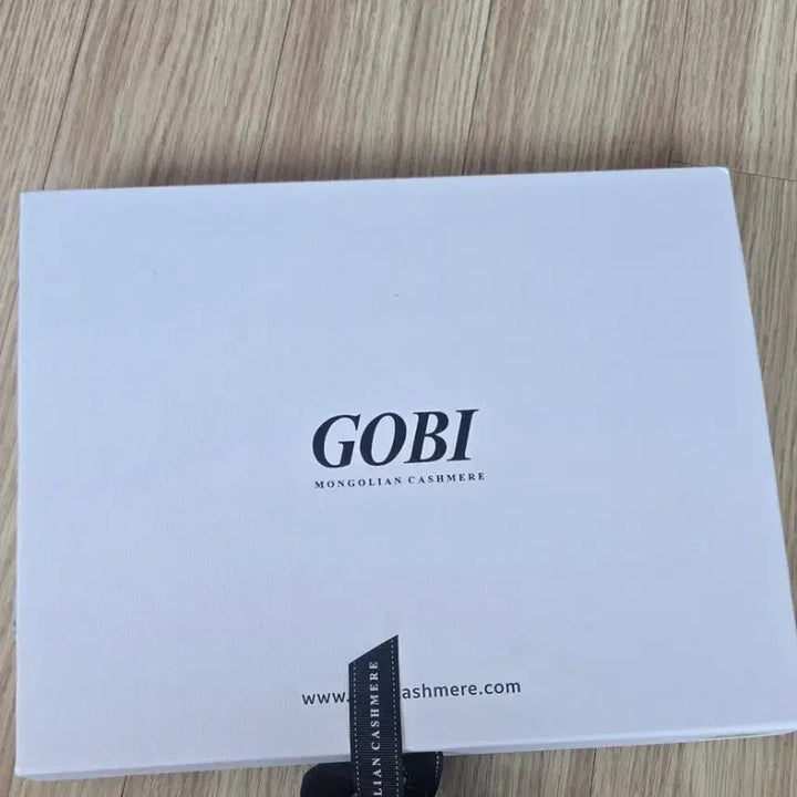 [BUNJANG] Gobi Cashmere Scarf &amp; Beanie Set / 고비 캐시미어 머플러 &amp; 비니 선물 포장