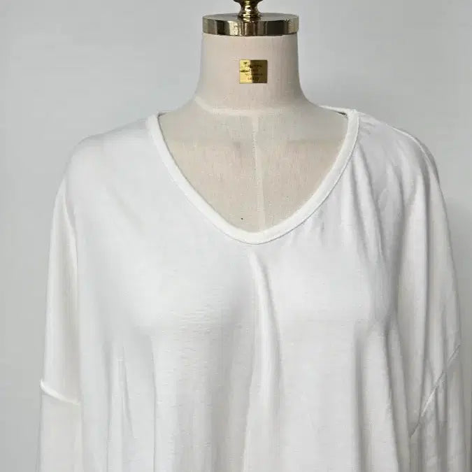 [BUNJANG] Loose Fit V-Neck Side Slit Asymmetrical T-Shirt / 루즈핏 브이넥 양쪽 옆트임 앞뒤언발 반팔