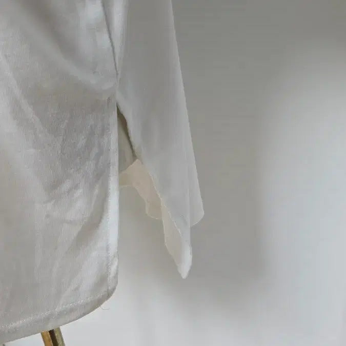 [BUNJANG] Loose Fit V-Neck Side Slit Asymmetrical T-Shirt / 루즈핏 브이넥 양쪽 옆트임 앞뒤언발 반팔