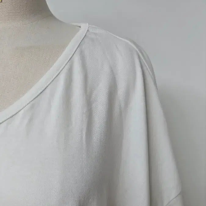 [BUNJANG] Loose Fit V-Neck Side Slit Asymmetrical T-Shirt / 루즈핏 브이넥 양쪽 옆트임 앞뒤언발 반팔