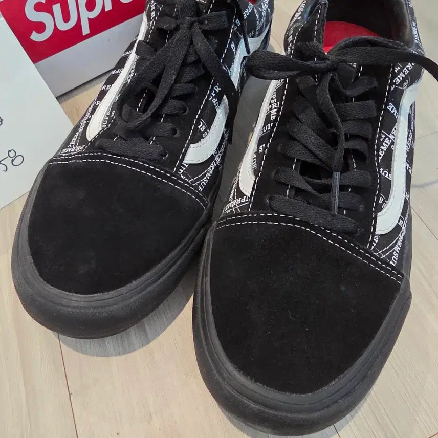 [BUNJANG] Supreme Vans Old Skool Pro Black Sneakers (Size 290) / 슈프림 반스 올드 스쿨 프로 블랙 290