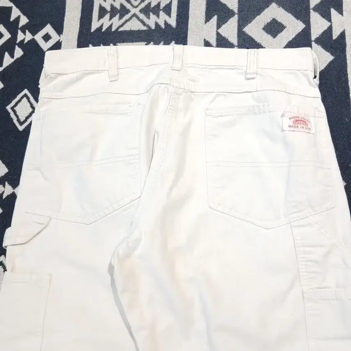 [BUNJANG] ROUND HOUSE 00s Cream White Logo Patch Double Knee Carpenter Pants / ROUND HOUSE 00s 크림 화이트 로고패치 더블니 카펜터 아메카지