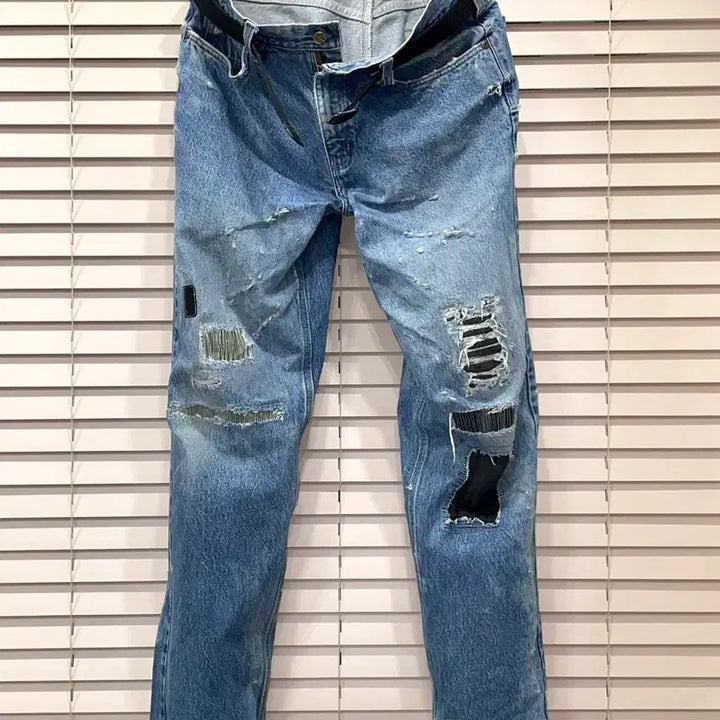 [BUNJANG] Carhartt Battleworn Ripped Denim Jeans / carhartt- battleworn ripped denim