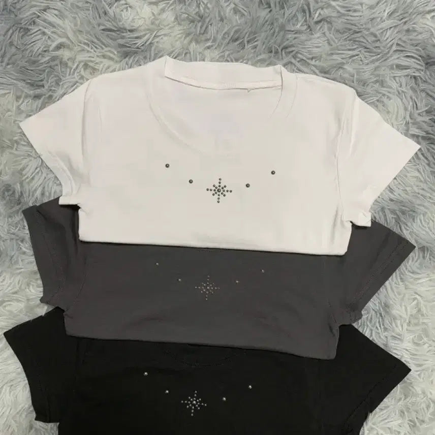 [BUNJANG] Unused Studded Slim Fit Cropped T-Shirt / 새상품 스터드 핫픽스 밑단굴림 슬림핏 반팔 티셔츠