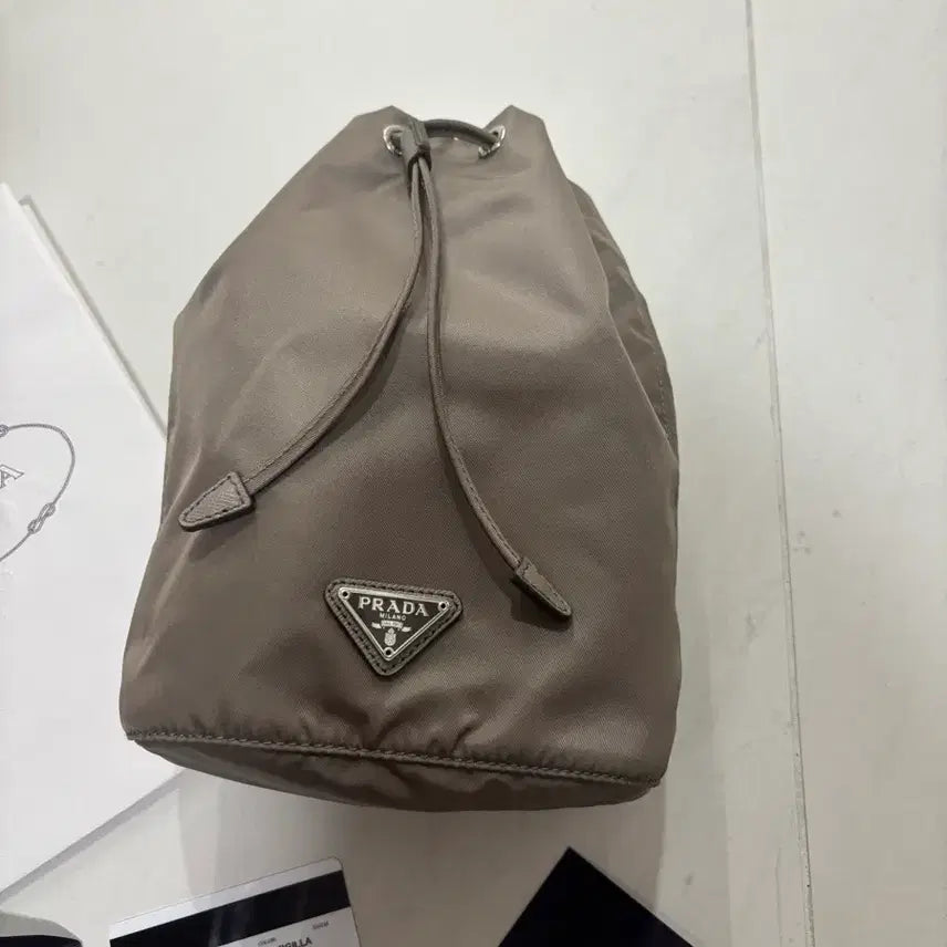 [SOLD OUT] 프라다 파우치