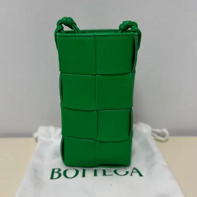 [BUNJANG] Bottega Veneta Cassette Phone Holder Bag / (새상품급) / (정품) 보테가 카세트 휴대폰 홀더백