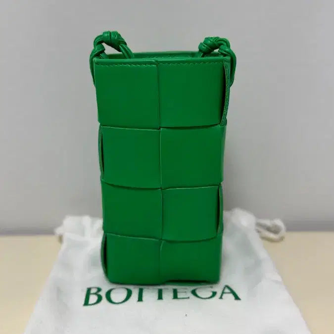 [BUNJANG] Bottega Veneta Cassette Phone Holder Bag / (새상품급) / (정품) 보테가 카세트 휴대폰 홀더백