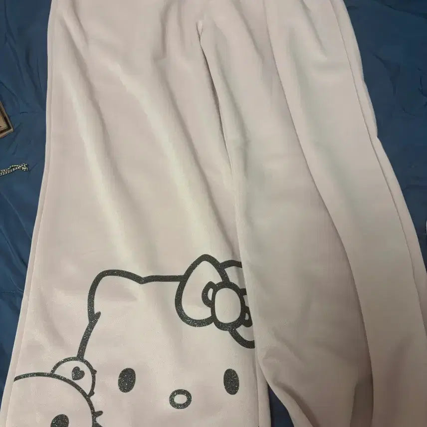 [BUNJANG] Cecil McBee x Hello Kitty Collaboration Hooded Set / 세실맥비 헬로키티 콜라보 세트 돈키호테 핑크색상