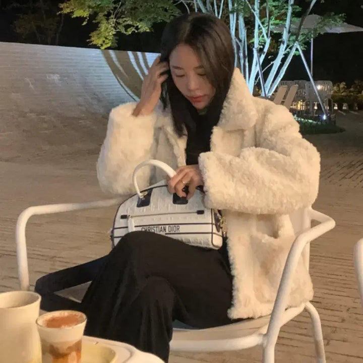 [BUNJANG] Around You Wool Short Coat / 어라운드율 양모몽글숏코트