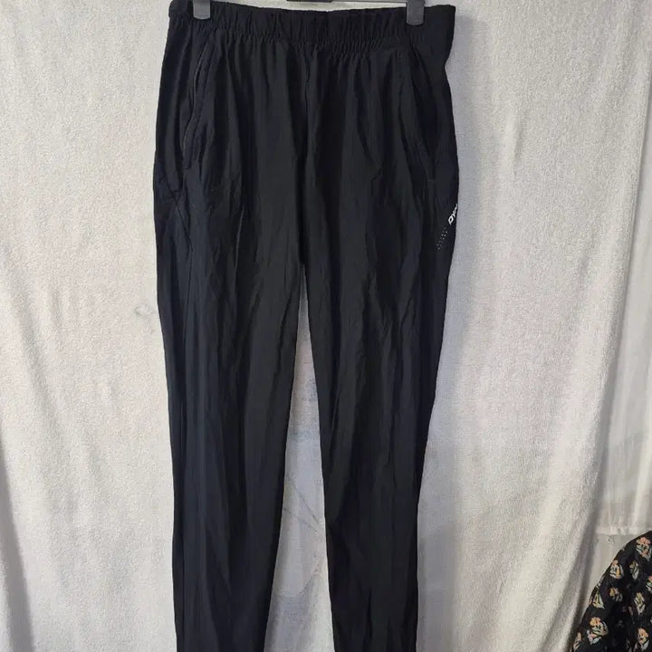 [SOLD OUT] {만원빈티지}(S) 다이나핏 검정색 트레이닝 바지