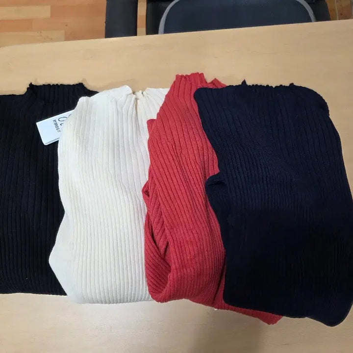 [BUNJANG] BRIDG.IT Ribbed Knit Sweater Bundle Set / 여성 BRIDG.IT 리브 조직 니트 77 88 빅사이즈 4장 세트