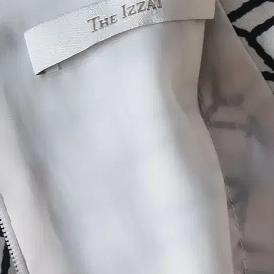[BUNJANG] THE IZZAT Patterned Dress / THE IZZAT 브랜드의 세련된 패턴 원피스55 새옷수준