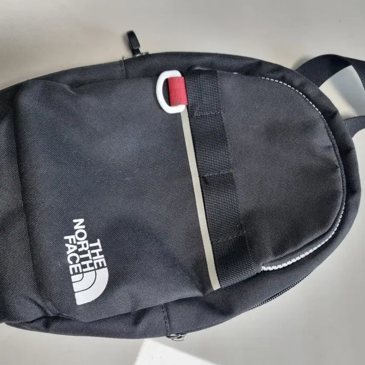 [BUNJANG] The North Face Kids Sling Bag Black / 노스페이스 슬링백 블랙