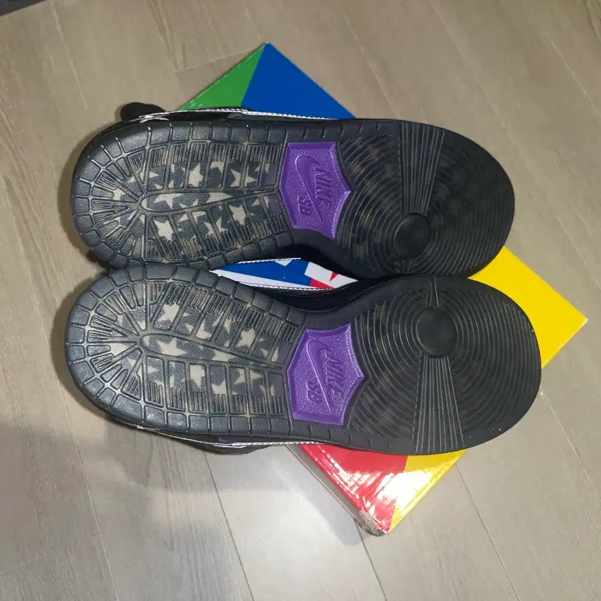 [BUNJANG] Nike SB Familia Dunk Low First Avenue Sneakers / 나이키SB 파밀리아 덩크 로우 퍼스트 에비뉴 265