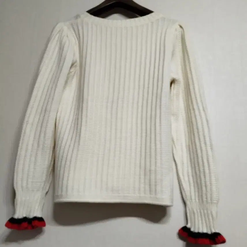 [BUNJANG] Embroidered Floral Knit Sweater / 꽃자수 니트