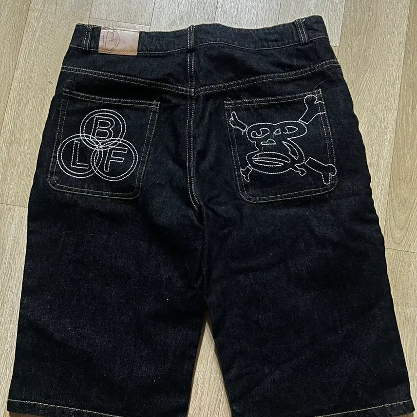 [SOLD OUT] 보이롱페이스 버뮤다 팬츠 m