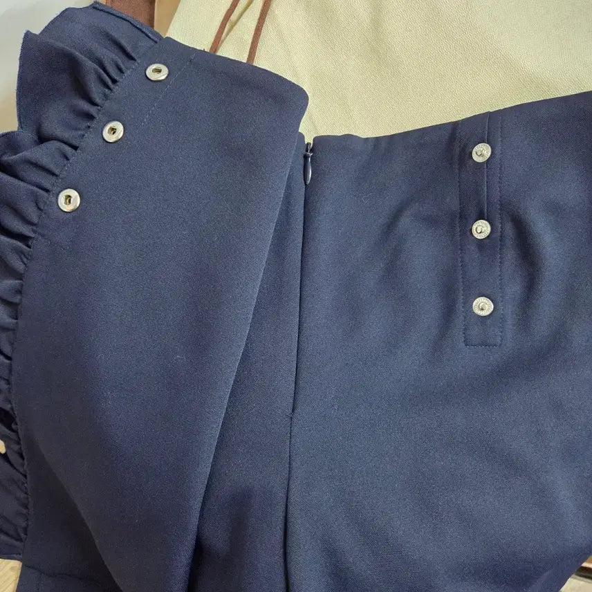 [BUNJANG] Tory Burch Navy Frill Shorts / 토리버치 네이비 프릴 반바지
