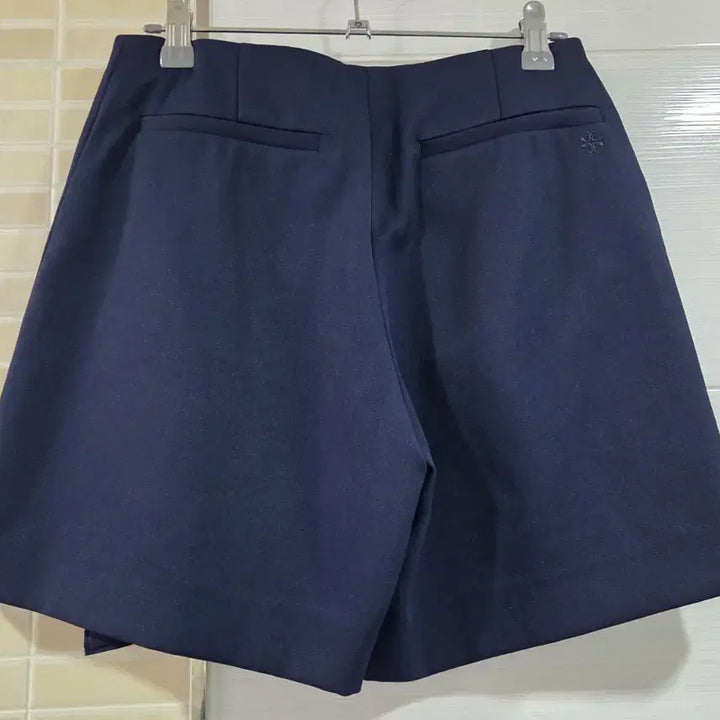 [BUNJANG] Tory Burch Navy Frill Shorts / 토리버치 네이비 프릴 반바지