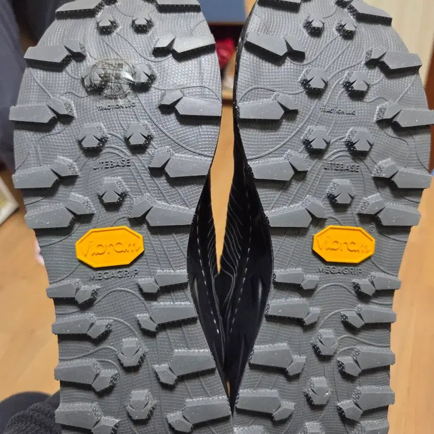 [BUNJANG] Nnormal Tomir 2.0 Black Shoes / Nnormal tomir 노말 토미르 2.0 블랙 280사이즈 팝니다.