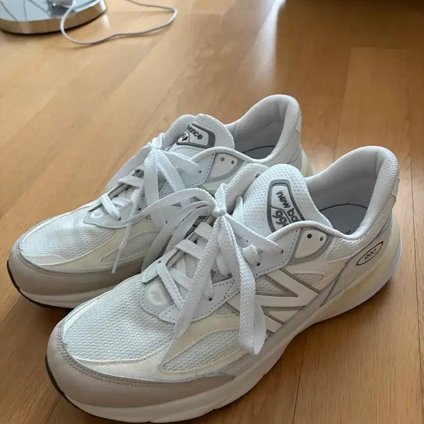 [BUNJANG] New Balance 990v6 Sneakers / 뉴발란스 990v6 290