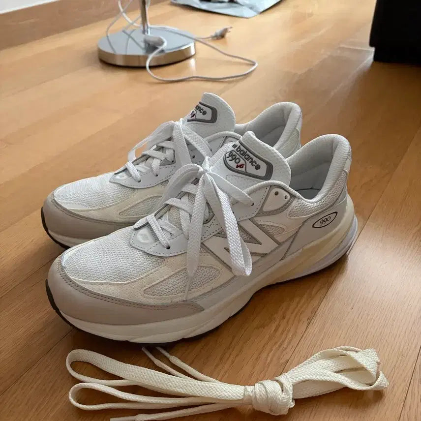 [BUNJANG] New Balance 990v6 Sneakers / 뉴발란스 990v6 290