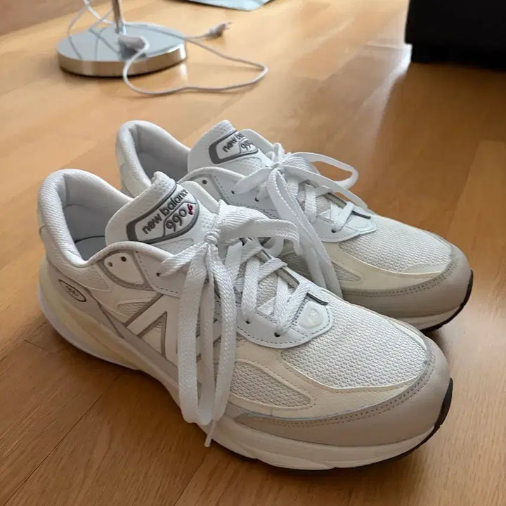 [BUNJANG] New Balance 990v6 Sneakers / 뉴발란스 990v6 290