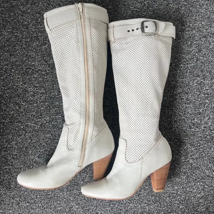 [SOLD OUT] 빈티지 버클 화이트 가죽 니하이 롱부츠 250