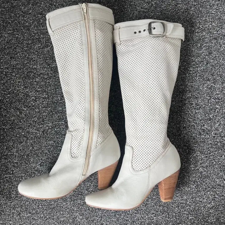 [SOLD OUT] 빈티지 버클 화이트 가죽 니하이 롱부츠 250