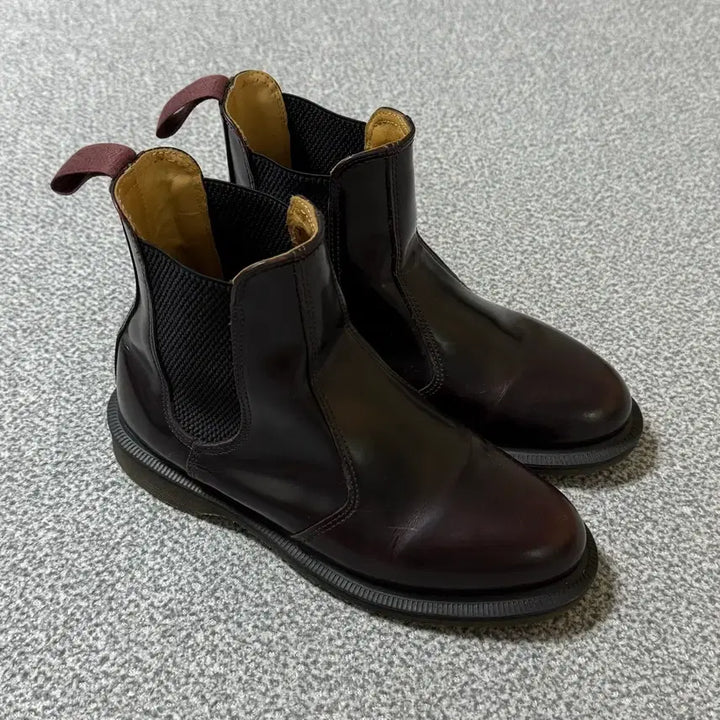 [BUNJANG] Dr. Martens Flora Chelsea Boots 220 / 닥터마틴 플로라 첼시부츠 220