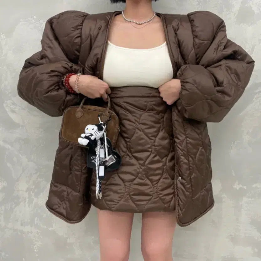 [BUNJANG] Jinbany Black Padded Jacket and Skirt Set / 진바니 제작: 다이아 가방패딩 + 스커트 세트판매