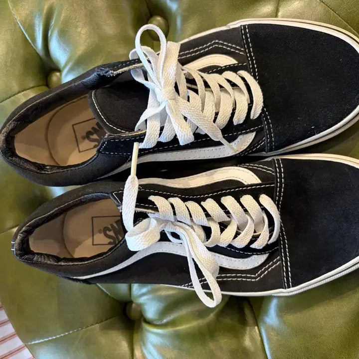 [BUNJANG] Vans Old Skool Black/White Sneakers / 반스 올드스쿨 검/흰 260
