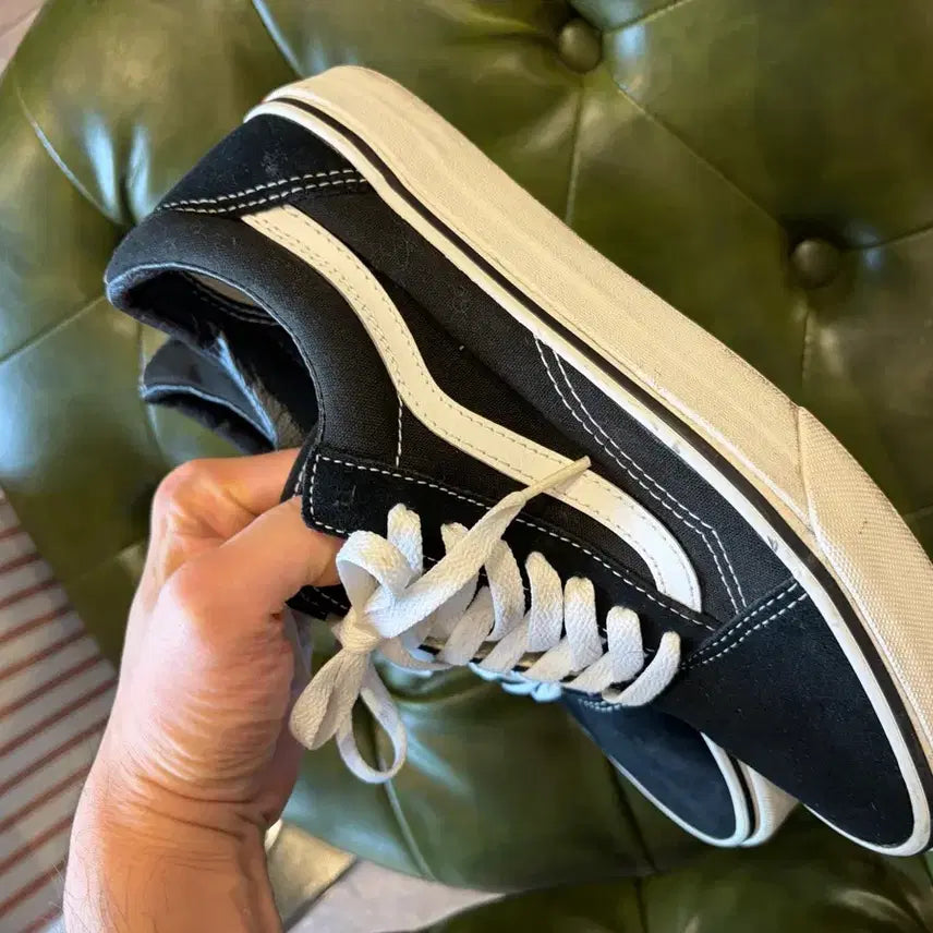 [BUNJANG] Vans Old Skool Black/White Sneakers / 반스 올드스쿨 검/흰 260