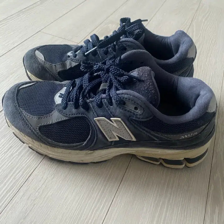[BUNJANG] New Balance 2002R Navy Sneakers / 뉴발란스 2002r 네이비 / 230-235