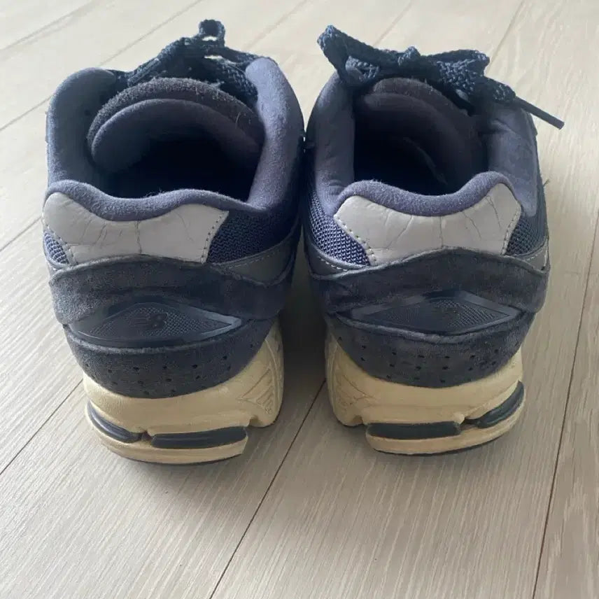 [BUNJANG] New Balance 2002R Navy Sneakers / 뉴발란스 2002r 네이비 / 230-235