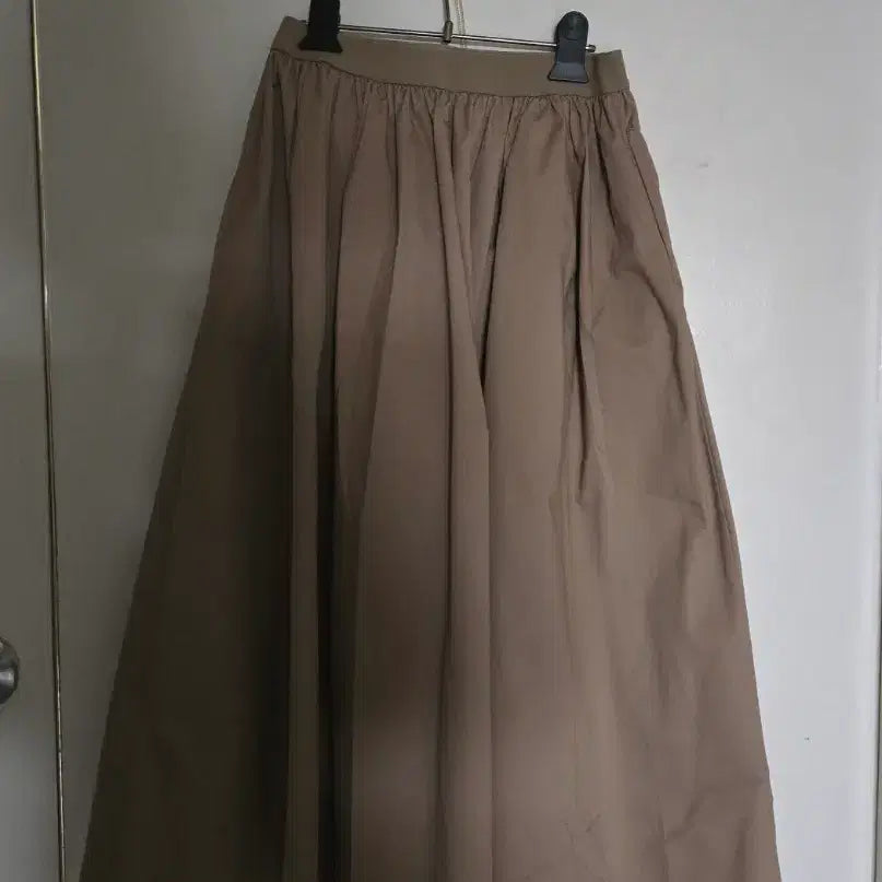 [SOLD OUT] 유니클로 베이지 롱 스커트ㅡs